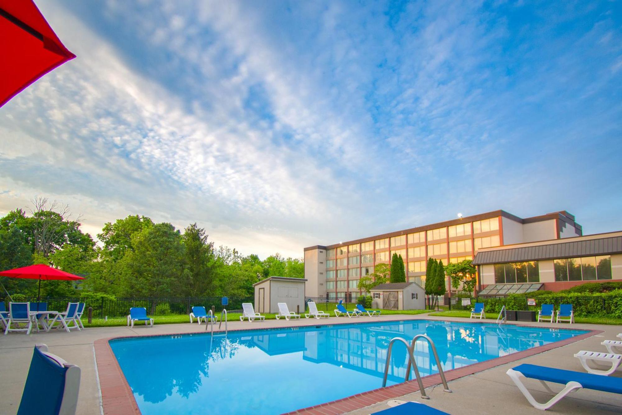 Exton Hotel And Conference Center Exteriör bild